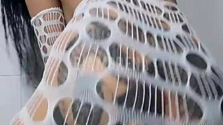 Brazilian beauty Bia Morena shows off her dancing skills