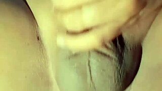 Solo Myanmar gay's homemade anal scene