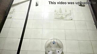 Spy cam captures madrastra's BBW assets in the bathroom