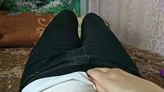 Young camgirl shows off her skills with a squirting handjob