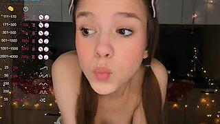 New teen webcam model, get ready for some action!