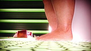 3D animated model of a giantess woman continues to grow