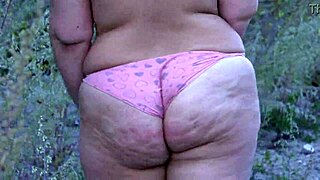 Amateur bbw shows off her big ass outdoors