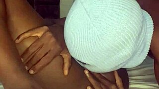 Ample ass beauty refuses to use protection during sex