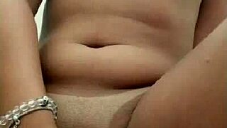 New girl in town, white skin, falls on the net