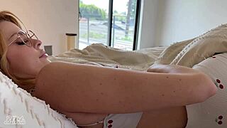 Red hair beauty gets a hot morning surprise from her boyfriend
