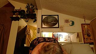 Beautiful woman has a great morning sex with a happy ending