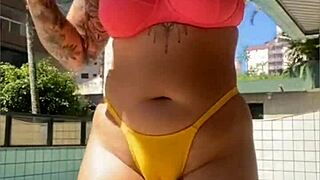 Redhead’s swollen pussy is stimulated live on cam