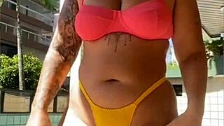 Redhead’s swollen pussy is stimulated live on cam