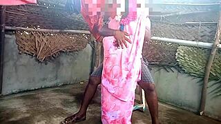 indian aunty in saree gets wild with young boy