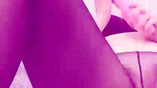 I'd like to cum on your face between your legs in nylons