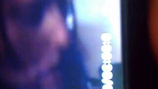 A guy filmed his girlfriend making a blowjob with a camcorder