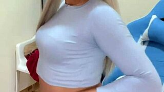 Rica transexual with small tits cruising for fun