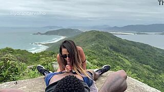 Buceta cheia de leite na safer sex