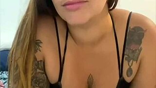 Estou excitada mas nao posso transar com voce porque sou sua madrasta