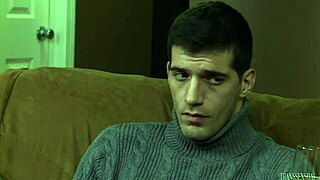 TS Foxxy séduit le frère de son copain avec facilité