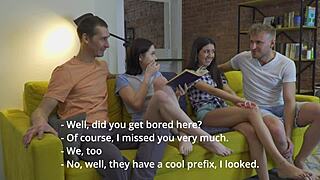 Darilo za fante: menjava moških z mokro cowgirl akcijo in užitkom creampie velikega kurca