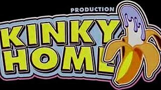 Hej, poglej tega debeluhastega femboya, ki vzame globoko v rit in konča z handjob cumshotom!