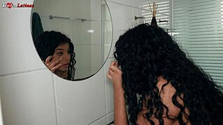 Dulce latina teen 18+ entrega virginidad en cámara