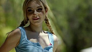 Wow, Bailey Brooke dan Kiara Cole jilat puting dengan lembut!