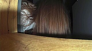 남편과 친구가 아내를 매일 번갈아 박다