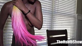 Кэмерон Кокс получает лизание пизды и кончу в лицо от Сторм Тагрейт.