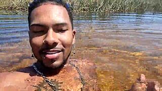 Onko tämä ensimmäinen kerta nudisti-rannalla, Bruninha?