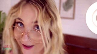 Tânără blondă franceză 18+ în casting foto