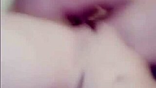 嘿，看这苗条中国妹子硬肛交！