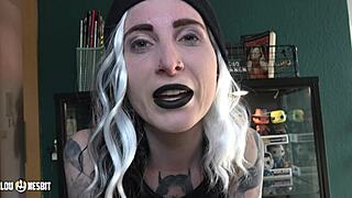 Výstřední výzva s Lou Nesbit a Lia Louise, femdom soutěž plná špinavého mluvení