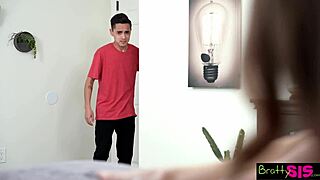 Renee Rose dráždi nevlastného brata pre prístup k jej píči - S30 E10