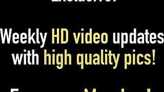 عاهرة المكتب سارا جاي تطرق زب موظفيها القوي