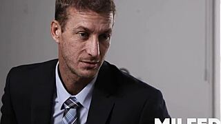 Calda Matrigna Seduce E Scopa L'Insegnante Del Figliastro