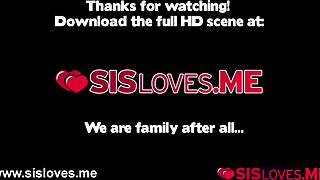 Ops, la sorellastra Scarlett strofina il cazzo del fratellastro