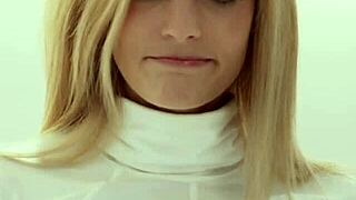 Candee Licious končno jebe svojo deviško bff po letih