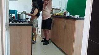 תצוגה מקדימה של סקס לוהט בצהריים עם אגרבס ואולפר