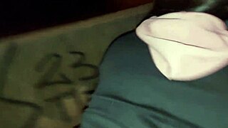 نيك مؤخرة المتزوجة في محطة الباص، الزوج يتصل. لاتينية بصدر صغير 18+ 18+ تركتها مبللة مع مؤخرة مفتوحة له.