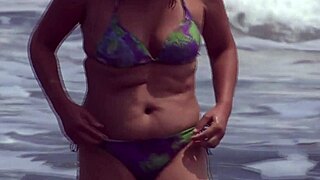 Înapoi de la plajă, sunt atât de excitată că mă ating pentru finalul uriaș al proprietarului hotelului