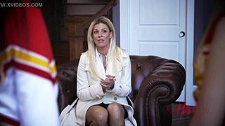 AllHerLuv zvezde v surovem draženju trojčka akcije