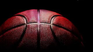 Intenzivni trening sissyjev z velikimi črnimi kurci za trans ekipo