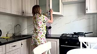 Mačeha opozori pastorka, naj ne konča znotraj med intimnostjo