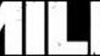 Marica ja Cindy naivat kovaa villissä kolmikossa