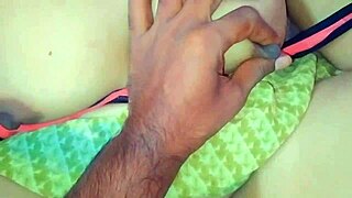 Шта! Дивљи јавни секс на столици индијским стилом?