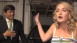 Pauvre beau-père regarde Kensey Knox gérer une grosse BBC.