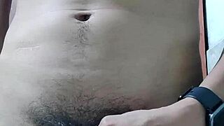 Jocul cu pulă e așa de distractiv și gustos