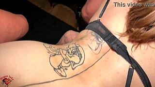 Orgía dura con tías tatuadas y agujeros dilatados