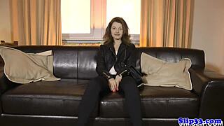 onanerende eurobabe i strømper driller og wanker gammel britisk mand