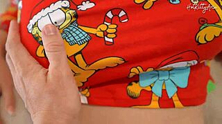 hey, wanna see this busty latina masturbate every christmas morning?