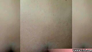 Fångad het rödhårig suger mall-cop? 