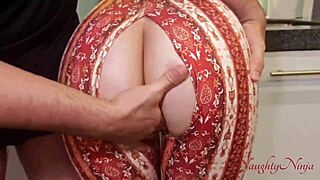 清洁阿姨下班后总猛干她，真紧